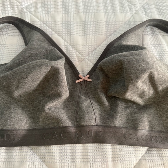 Lot of 7 Cacique Wire Free Bras 46DD - Picture 13 of 16